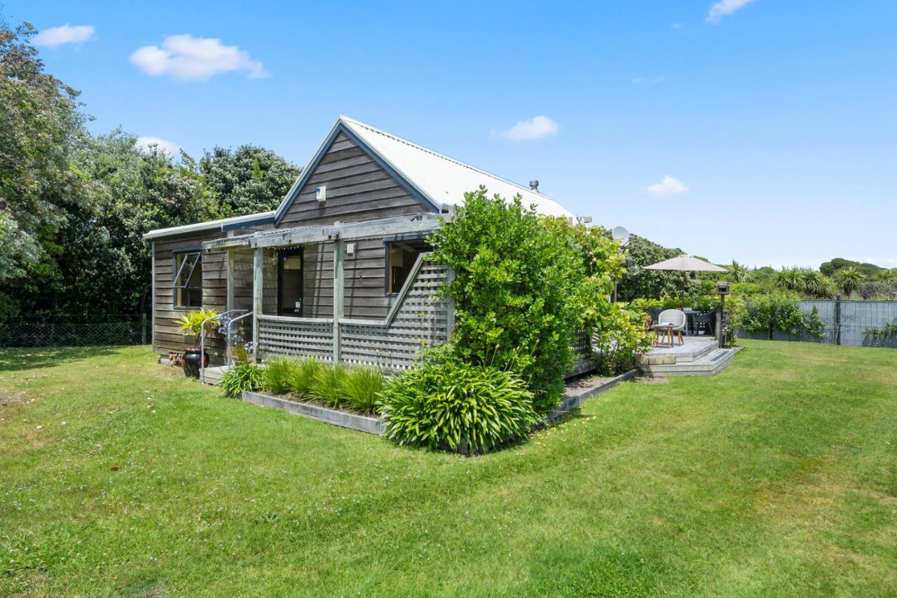 Waimea Cottage - Waikanae Holiday Home Exterior photo
